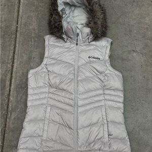 Columbia Silver-White Quilted Puffer Vest with Faux Fur Trimmed Hood